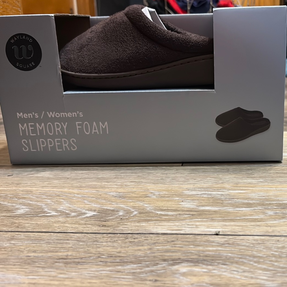 Wayland Square Women's Memory Foam Slippers - Brown